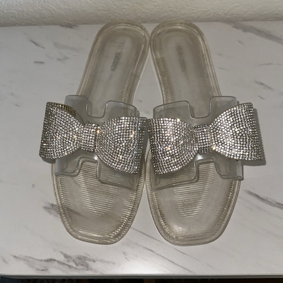 NWOT Steve Madden Clear Bow Detailed Slip On Sandals Women Size 9, EU 40 - Picture 1 of 3